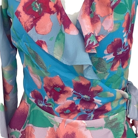 ADELYN RAE MAISY, NEW WITH TAGS, FLORAL WRAP BLOUSE - Picture 2 of 8